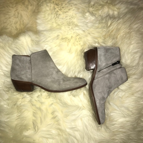 Sam Edelman ‘Petty' Chelsea Boot - Picture 3 of 6